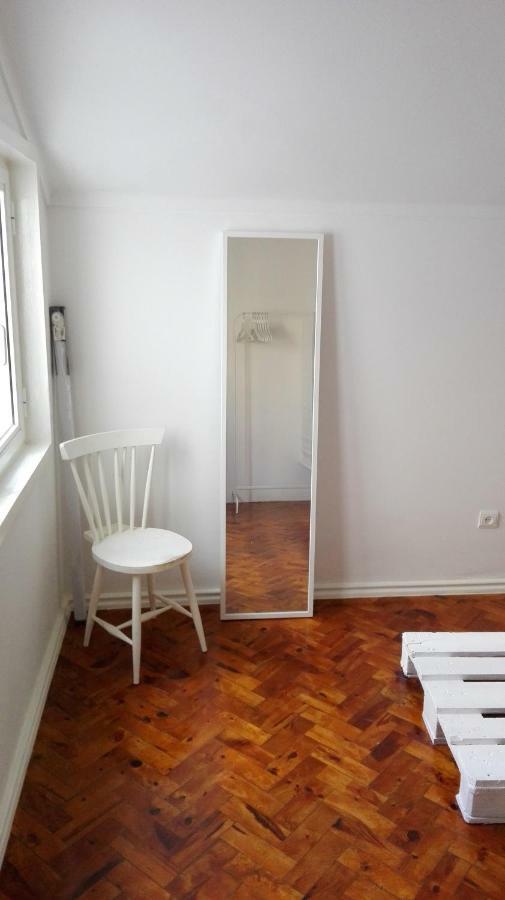 White Cosy Apartment Lissabon Buitenkant foto