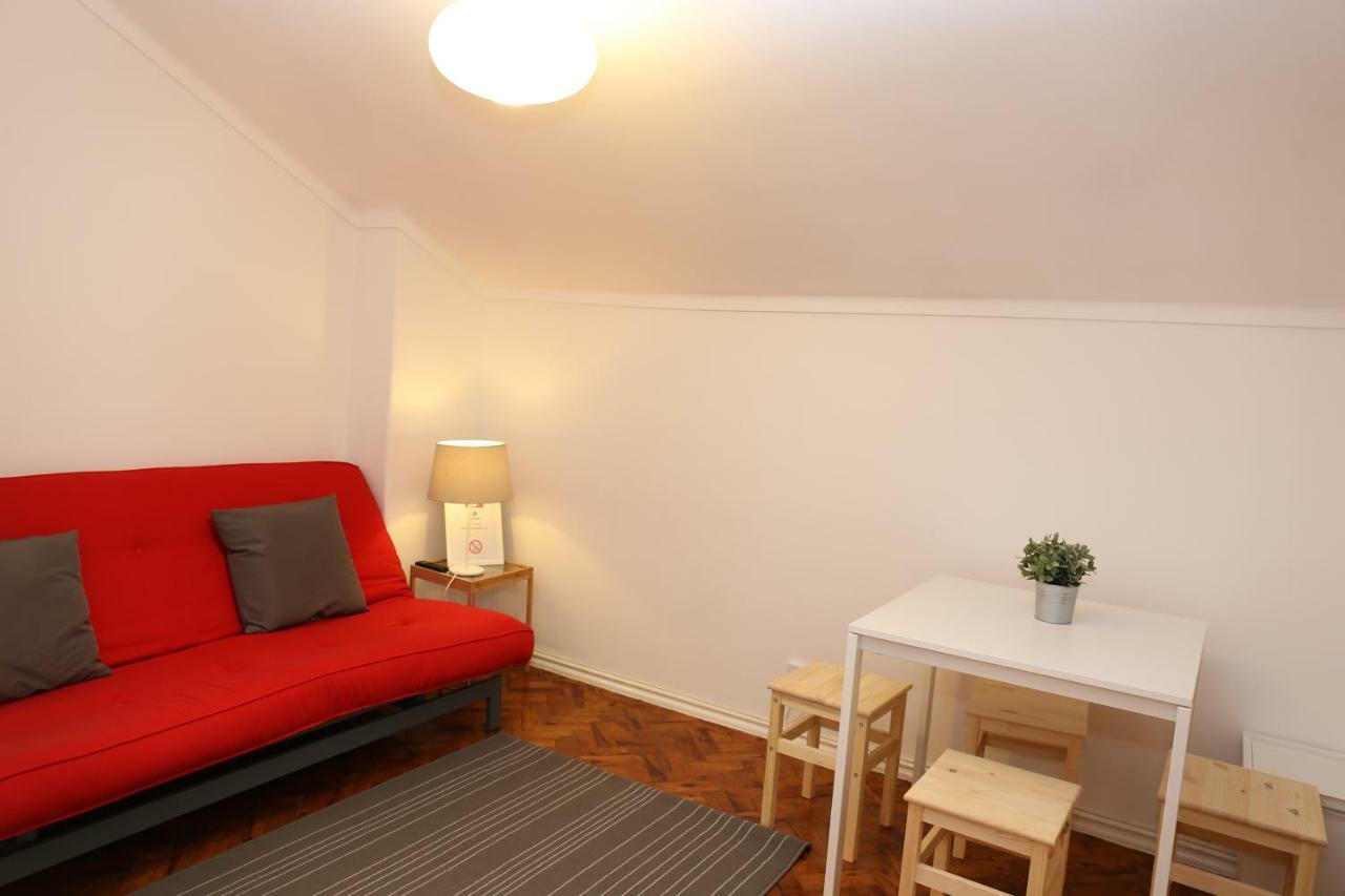 White Cosy Apartment Lissabon Buitenkant foto